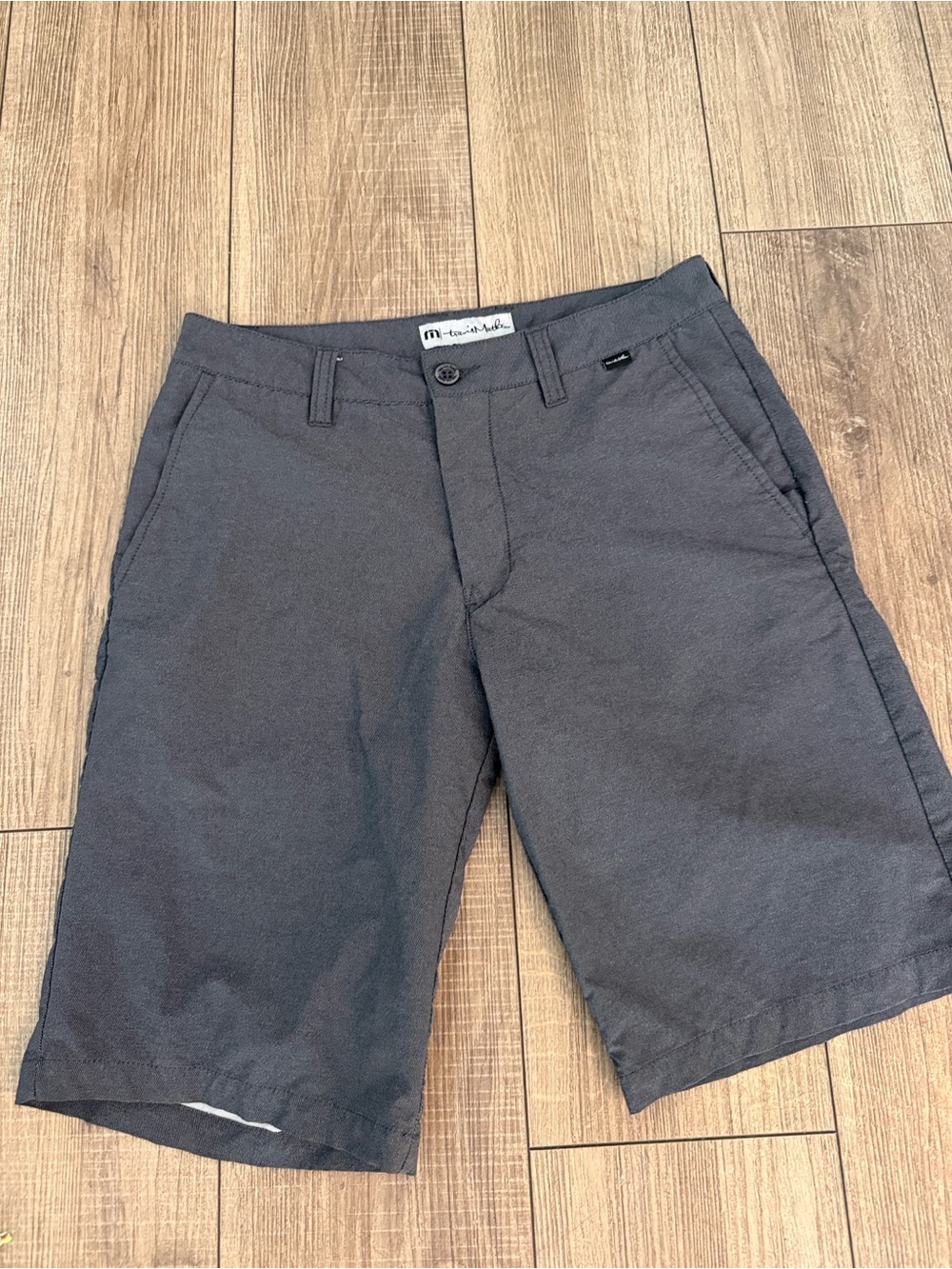 Travis Matthews Men’s Charcoal Gray Casual Shorts size 30, 10 inseam